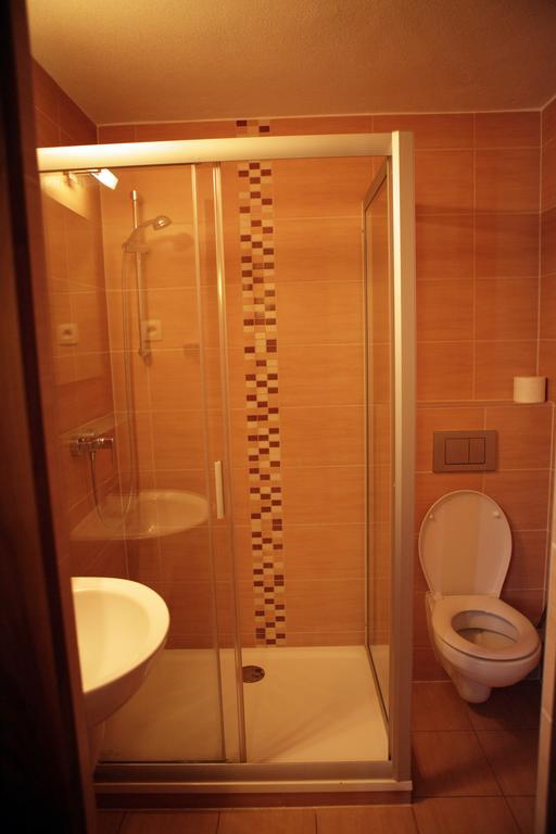 Motel M Malacky Habitación foto